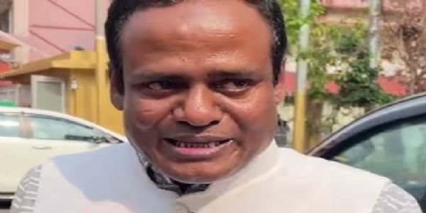 असम में एआईयूडीएफ के विधायक करीमुद्दीन बरभुइयां ने पार्टी छोड़ी