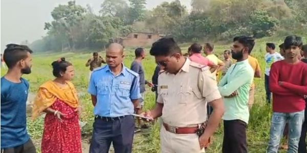 अज्ञात व्यक्ति का शव बरामद होने से इलाके में सनसनी