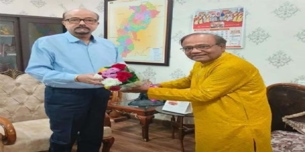 कुलपति प्रो. मनोज दयाल ने राज्यपाल से की सौजन्य भेंट