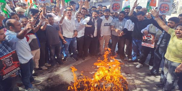 ट्रेड डील के विरोध में युवा कांग्रेसियों नेे किया प्रदर्शन