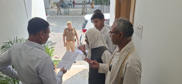 मंडलायुक्त जनसुनवाई में