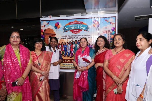 एमसीडी में ‘स्वदेशी हाट’ कार्यक्रम में स्थायी समिति अध्यक्ष सत्या शर्मा।