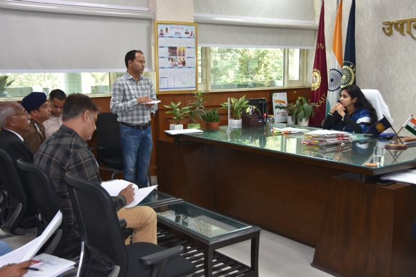 पंजाब एवं हरियाणा हाईकाेर्ट बार काउंसिल के चुनाव काे लेकर संबंधित अधिकारियाें की बैठक लेतीं डीसी अपराजिता