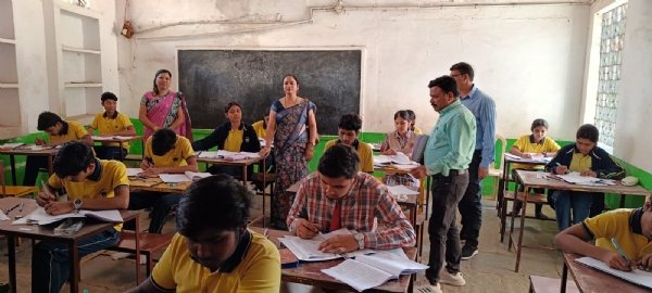 कक्षा 10 वीं की गणित विषय की परीक्षा संपन्न