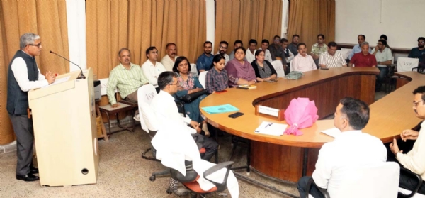 कार्यक्रम को संबोधित करते कुलपति प्रो. विनोद कुमार वर्मा।