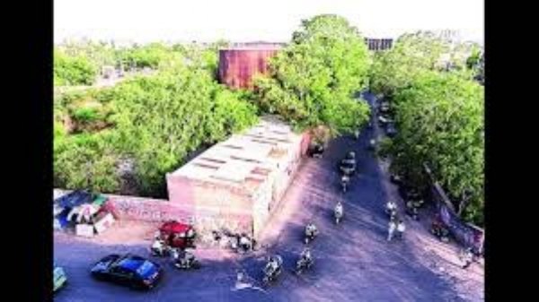 टाेंक फाटक