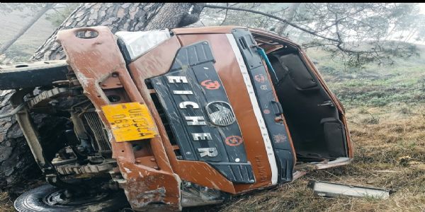 गुरना के पास खाई में गिरा कैंटर, चालक की मौत