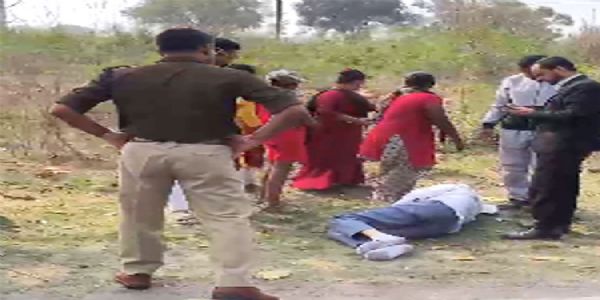 सड़क दुर्घटना में दो घायल, अस्पताल भिजवाया