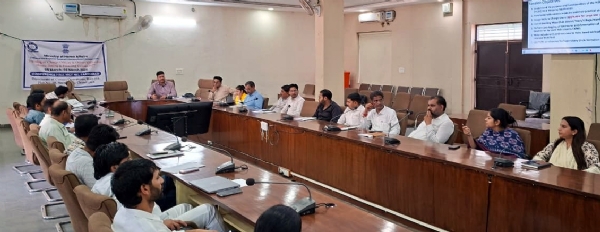 जनगणना 2027 को लेकर आयोजित प्रशिक्षण कार्यक्रम में भाग लेते अधिकारीगण