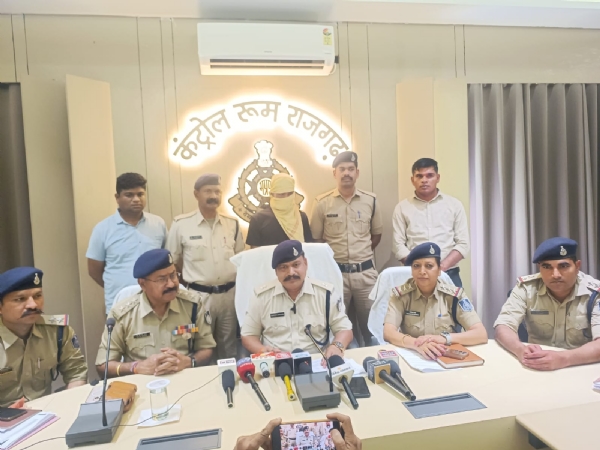 दुष्कर्म कर हत्या करने वाला आरोपित भतीजा गिरफ्तार