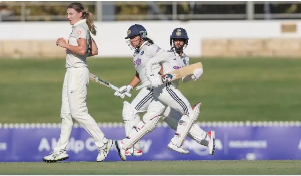 ऋचा घोष और जेमिमा रोड्रिग्स