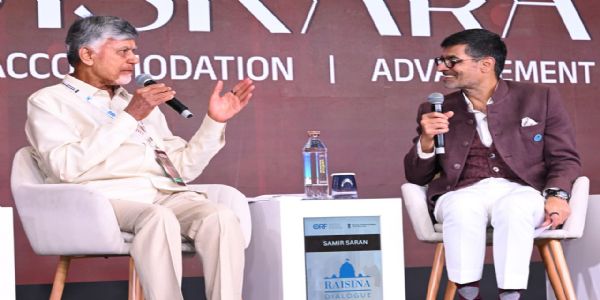 रायसीना डॉयलॉग में अपने विचार रखते आंध्रप्रदेश के मुख्यमंत्री एन चंद्रबाबू नायडू