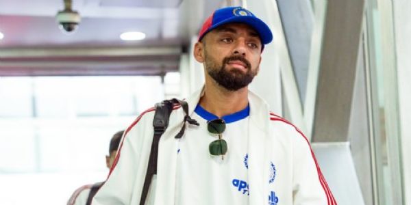 भारतीय स्पिनर वरुण चक्रवर्ती