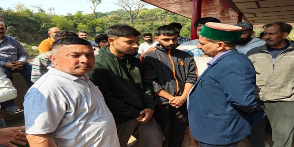 असम राइफल्स के जेसीओ चंद्र प्रकाश पंचतत्व में विलीन, विधायक पठानिया ने दी श्रद्धांजलि