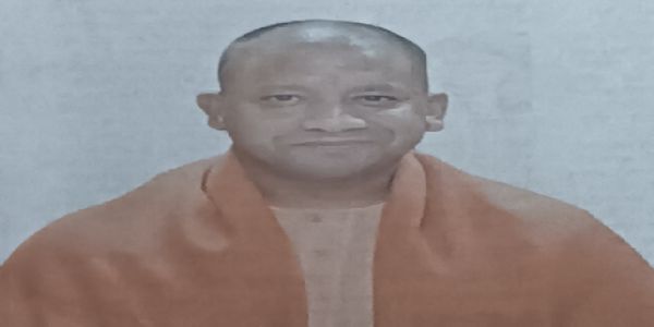 मुख्यमंत्री योगी आदित्यनाथ आगरा पहुंचे