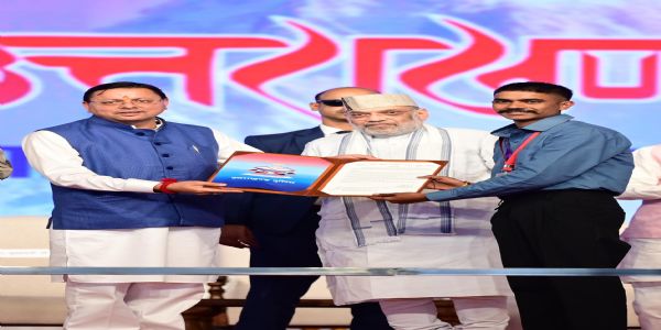 अमित शाह ने उत्तराखंड में ई-जीरो एफआईआर प्रणाली की शुरुआत की, शरणार्थियों को नागरिकता प्रमाण पत्र दिए