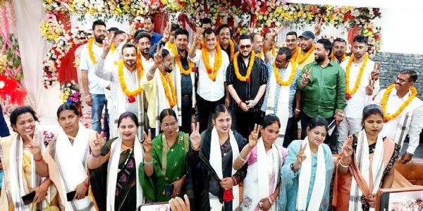 मेदिनीनगर डिप्टी मेयर पद के लिए मनोज सिंह को समर्थन देने वाले वार्ड पार्षदों का अभिनंदन