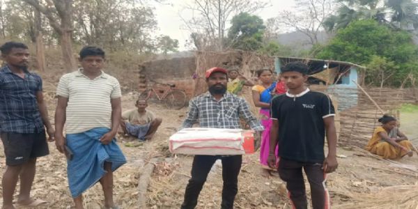 नवजात की मौत के बाद शव डब्बे में ले जाने को मजबूर परिजन