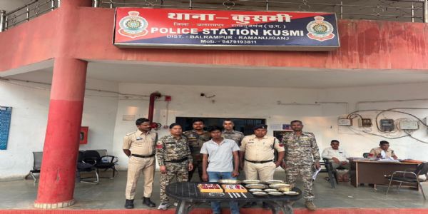 बलरामपुर : ज्वैलरी दुकान में चोरी करने वाला आरोपित गिरफ्तार, चांदी के जेवर समेत सामान बरामद