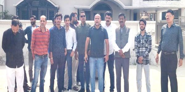 ड्रग निरीक्षक कार्यालय पर युवा कांग्रेस का प्रदर्शन