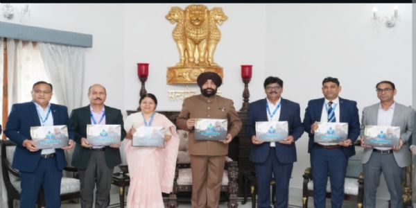 राज्यपाल ने उत्तराखंड ग्रामीण बैंक की कॉफी टेबल बुक का किया विमोचन