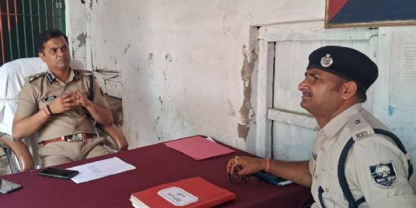 एसएसपी ने कुशेश्वरस्थान व नदी थाना का किया औचक निरीक्षण, लंबित कांडों के शीघ्र निष्पादन का निर्देश