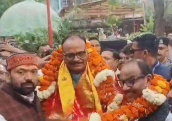 विधायक महेश त्रिवेदी के घर पहुंचे उपमुख्यमंत्री ब्रजेश पाठक