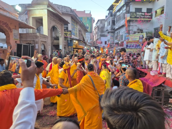 कलश यात्रा और शोभायात्रा