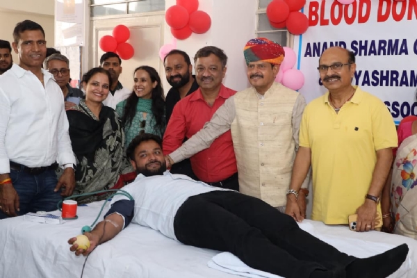 महिला दिवस पर रक्तदान शिविर में 70 से अधिक यूनिट रक्त संग्रहित महिला दिवस पर रक्तदान शिविर में 70 से अधिक यूनिट रक्त संग्रहित