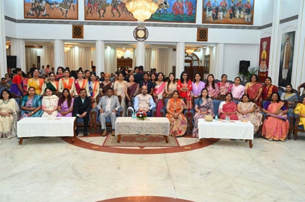 लोकभवन में महिला सम्मान समारोह और फूलों की होली कार्यक्रम