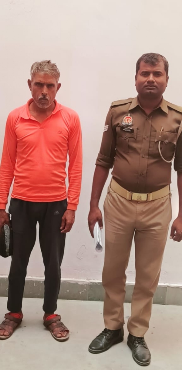 गिरफ्तार आरोपित।