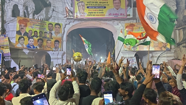 भारत की जीत पर जश्न में डूबा शहर...सड़कों पर उतरी जनमेदनी