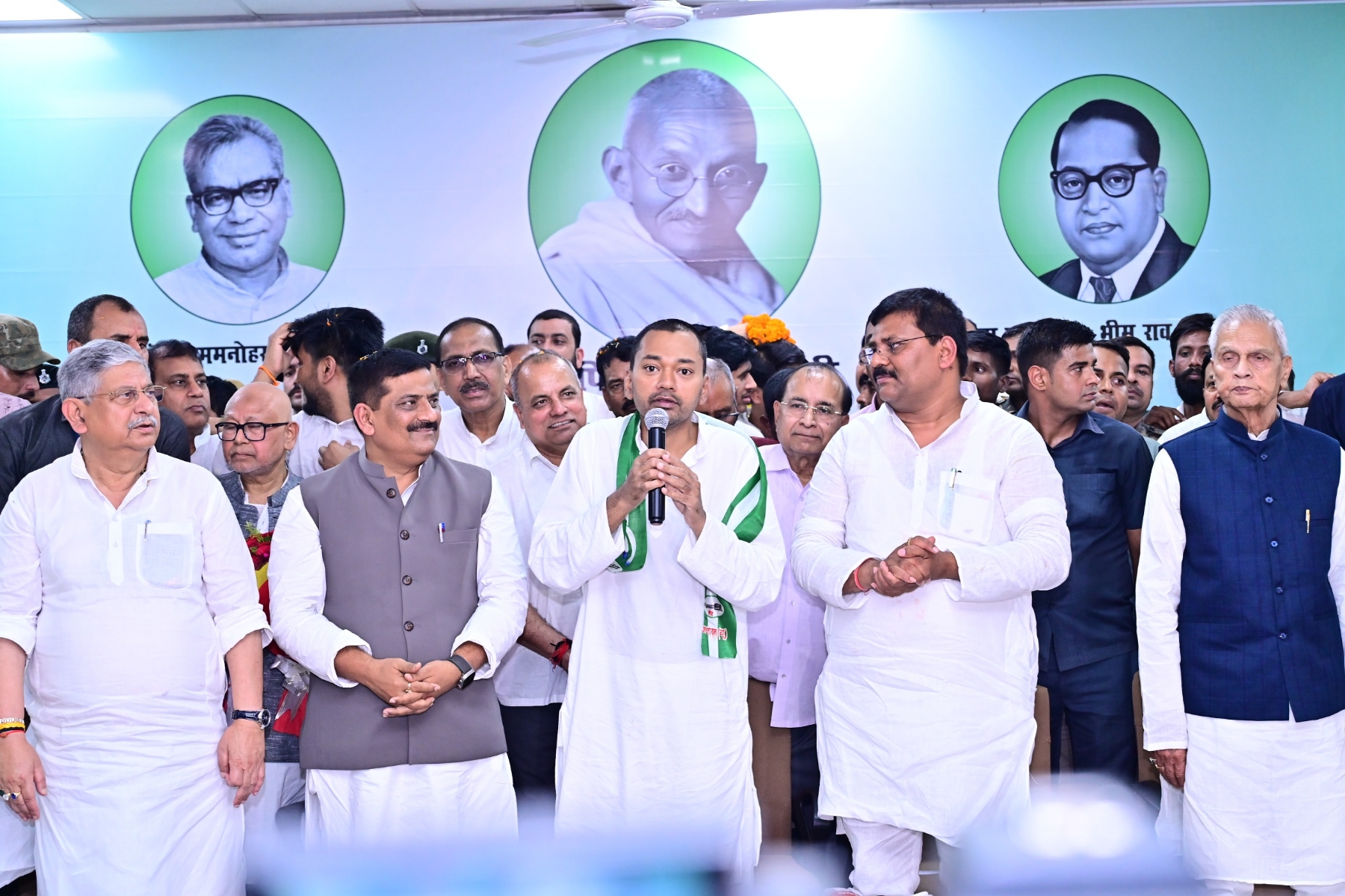 सदयता गहण के बाद बाेलते निशाांत