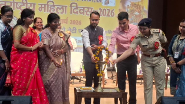 अंतर्राष्ट्रीय महिला दिवस पर जिलाधिकारी ने नारी शक्ति को किया सम्मानित