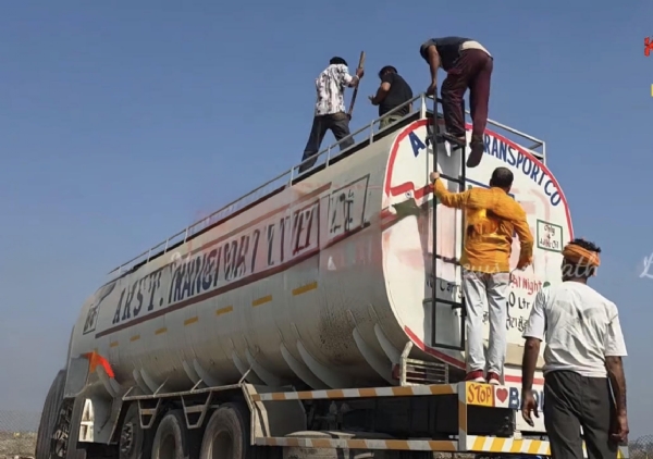 Kathua police rescue 24 cattle hidden in an oil tanker