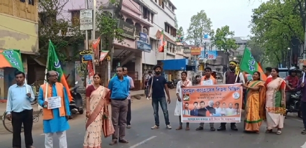 झाड़ग्राम में भाजपा का अनुसूचित जनजाति मोर्चाप्रदर्शन झाड़ग्राम में भाजपा का अनुसूचित जनजाति मोर्चाप्रदर्शन