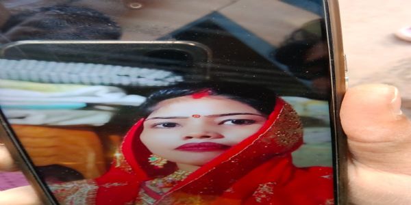 तकोरा मार कर पत्नी को उतारा मौत के घाट