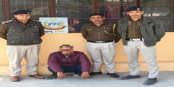 पत्लीकुहल में चरस के साथ नेपाली गिरफ्तार