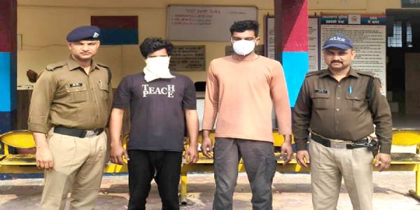 गौकशी करते दो गिरफ्तार, 110 किलो गोमांस व उपकरण बरामद