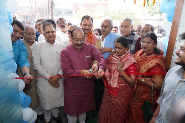 बिलासपुर में सिटी केयर डायग्नोस्टिक्स सेंटर का शुभारंभ करते उप मुख्यमंत्री अरुण साव