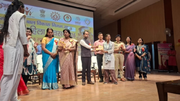 अंतर्राष्ट्रीय महिला दिवस पर जिलाधिकारी ने नारी शक्ति को किया सम्मानित