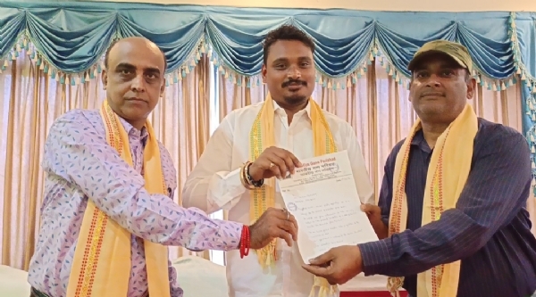 शुभम चक्रवर्ती ने थामा पार्टी का दामन।