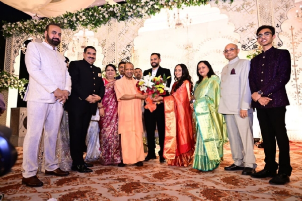 प्रयागराज बोट क्लब त्रिवेणी दर्शन में आयोजित वैवाहिक कार्यक्रम में मुख्यमंत्री योगी आदित्यनाथ का छाया चित्र प्रयागराज बोट क्लब त्रिवेणी दर्शन में आयोजित वैवाहिक कार्यक्रम में मुख्यमंत्री योगी आदित्यनाथ का छाया चित्र