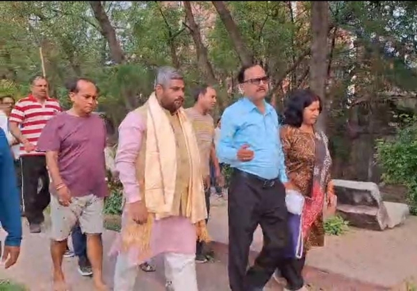 निरीक्षण करते विधायक