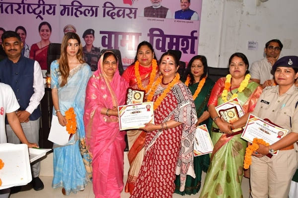 सतनाः अंतरराष्ट्रीय महिला दिवस पर जिला स्तरीय कार्यक्रम में वामा विमर्श पर हुआ मंथन