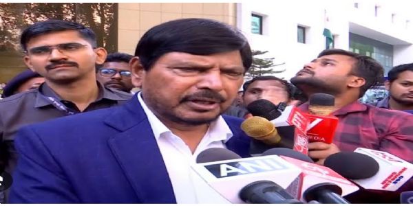 केंद्रीय राज्य मंत्री रामदास आठवले