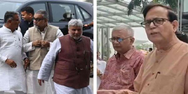 आयोग से मिले राजनीतिक दलों के प्रतिनिधि