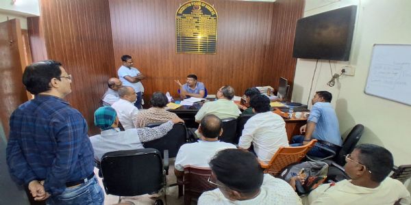 चेंबर ने पुलिस से की सड़कों के किनारे नशेड़ियों की गतिविधियों पर रोक लगाने की मांग