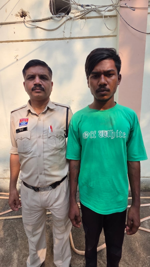 पुलिस ,गिरफ्त में आरोपित।