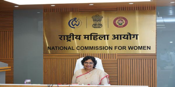 राष्ट्रीय महिला आयोग की अध्यक्ष विजया रहाटकर